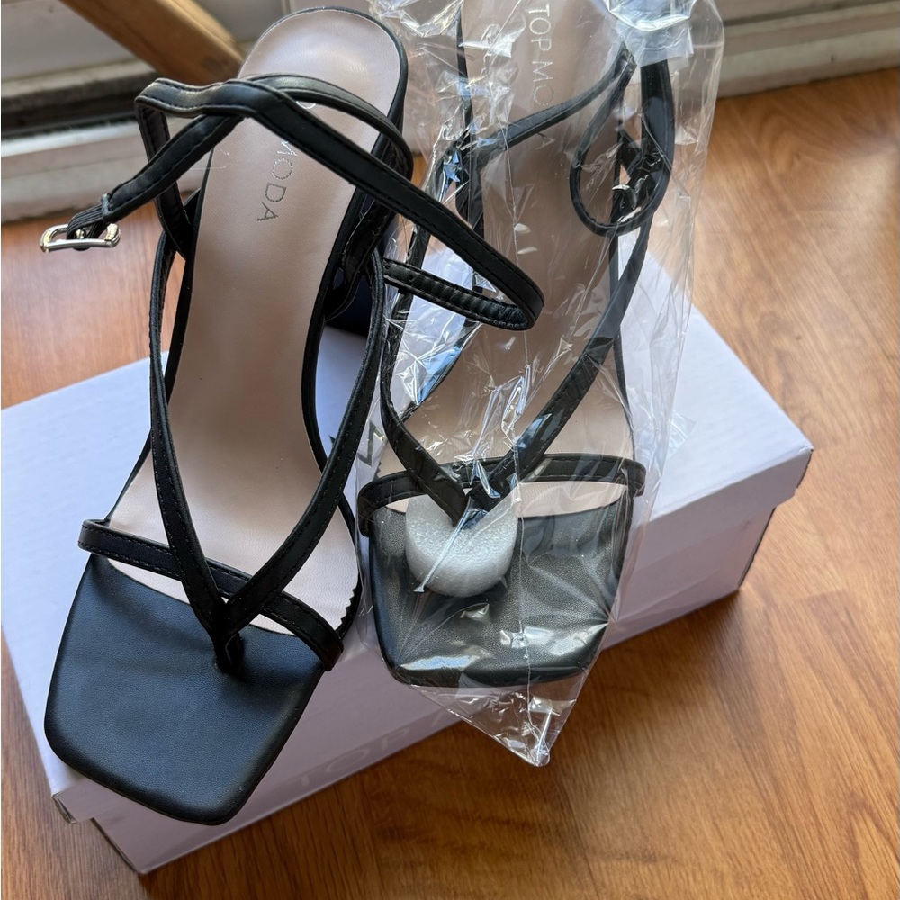 TOP Moda Nile Black Strappy Heels Sandals - Size 8